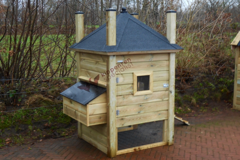 Hooiberg met legnest